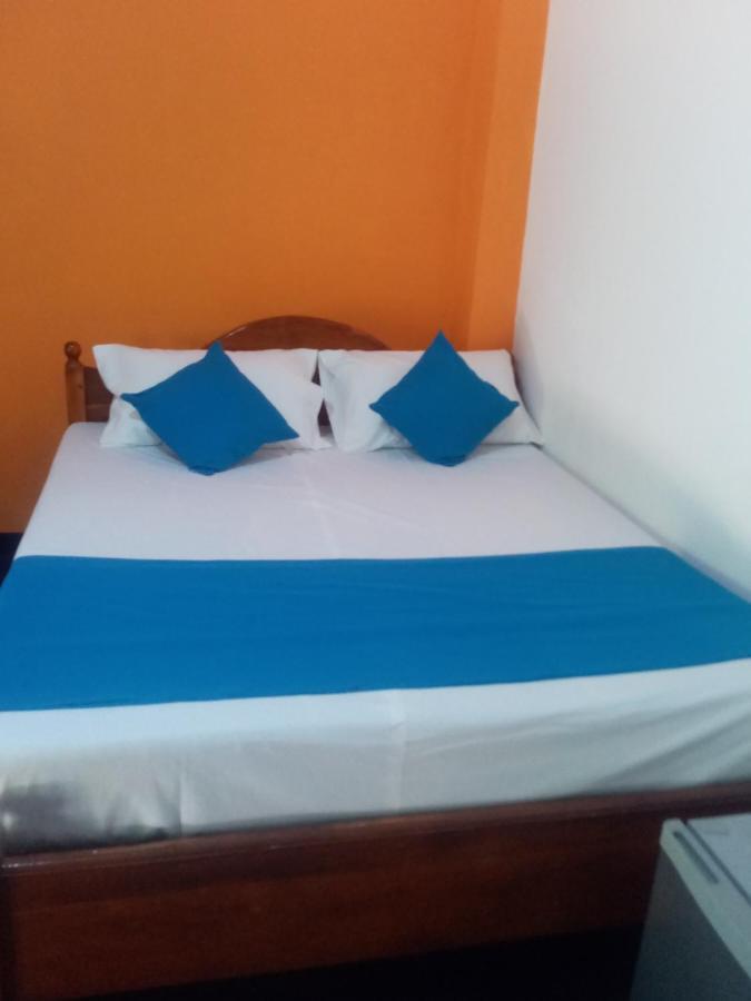 Peacock Garden Bed & Breakfast Тангале Екстериор снимка