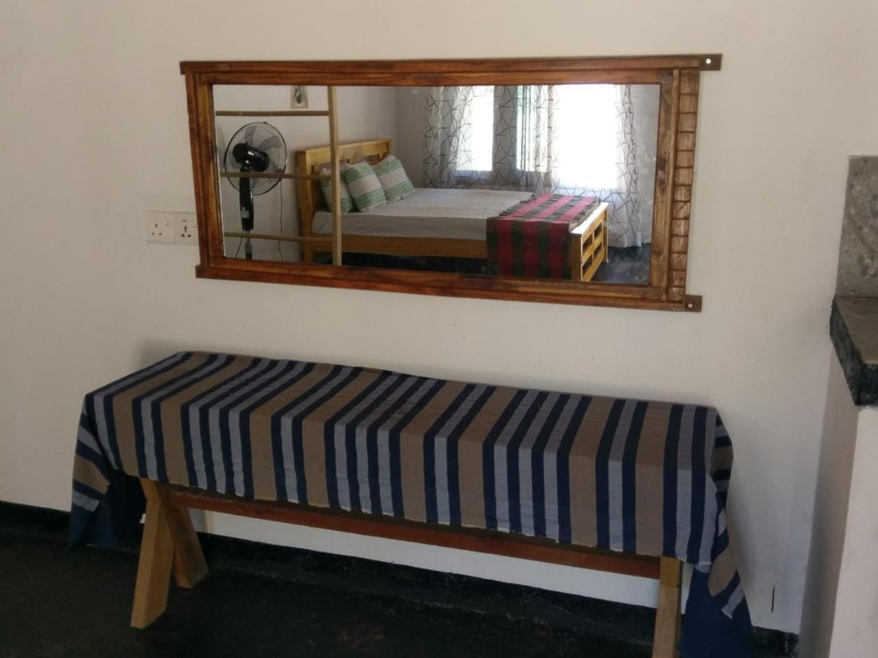 Peacock Garden Bed & Breakfast Тангале Екстериор снимка