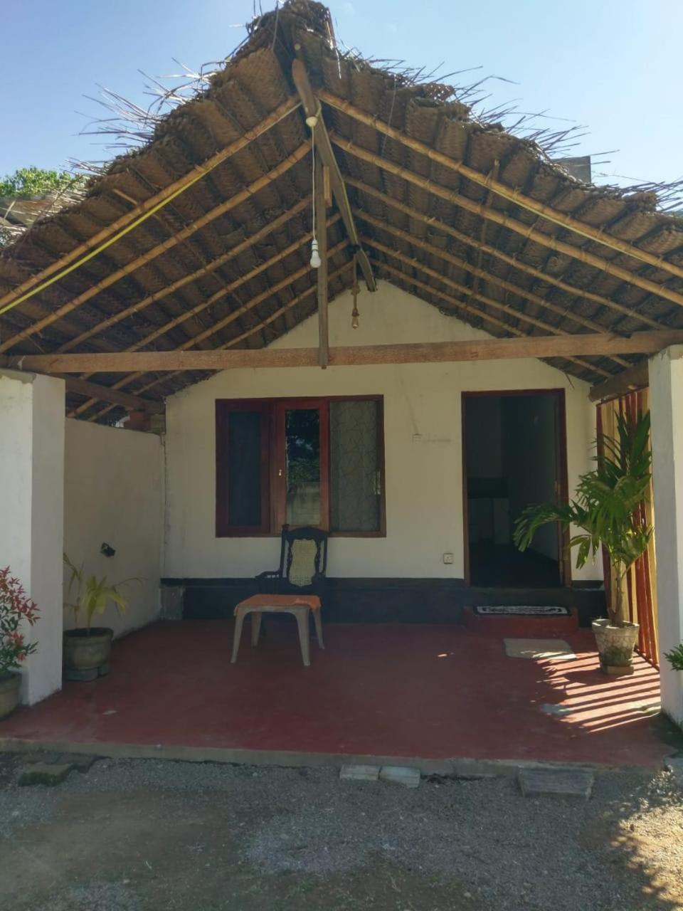 Peacock Garden Bed & Breakfast Тангале Екстериор снимка